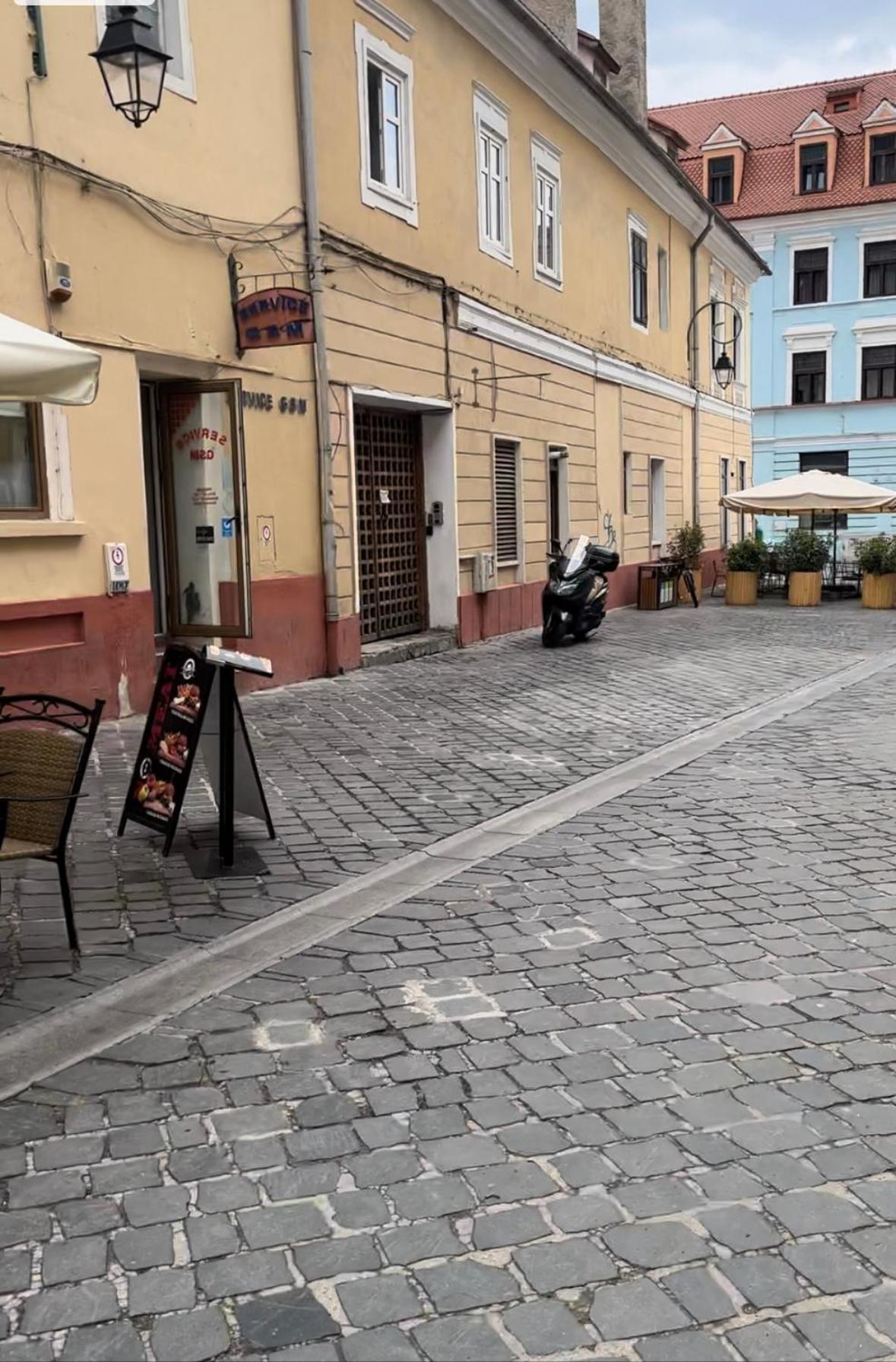 Brasov Place Villa Luaran gambar